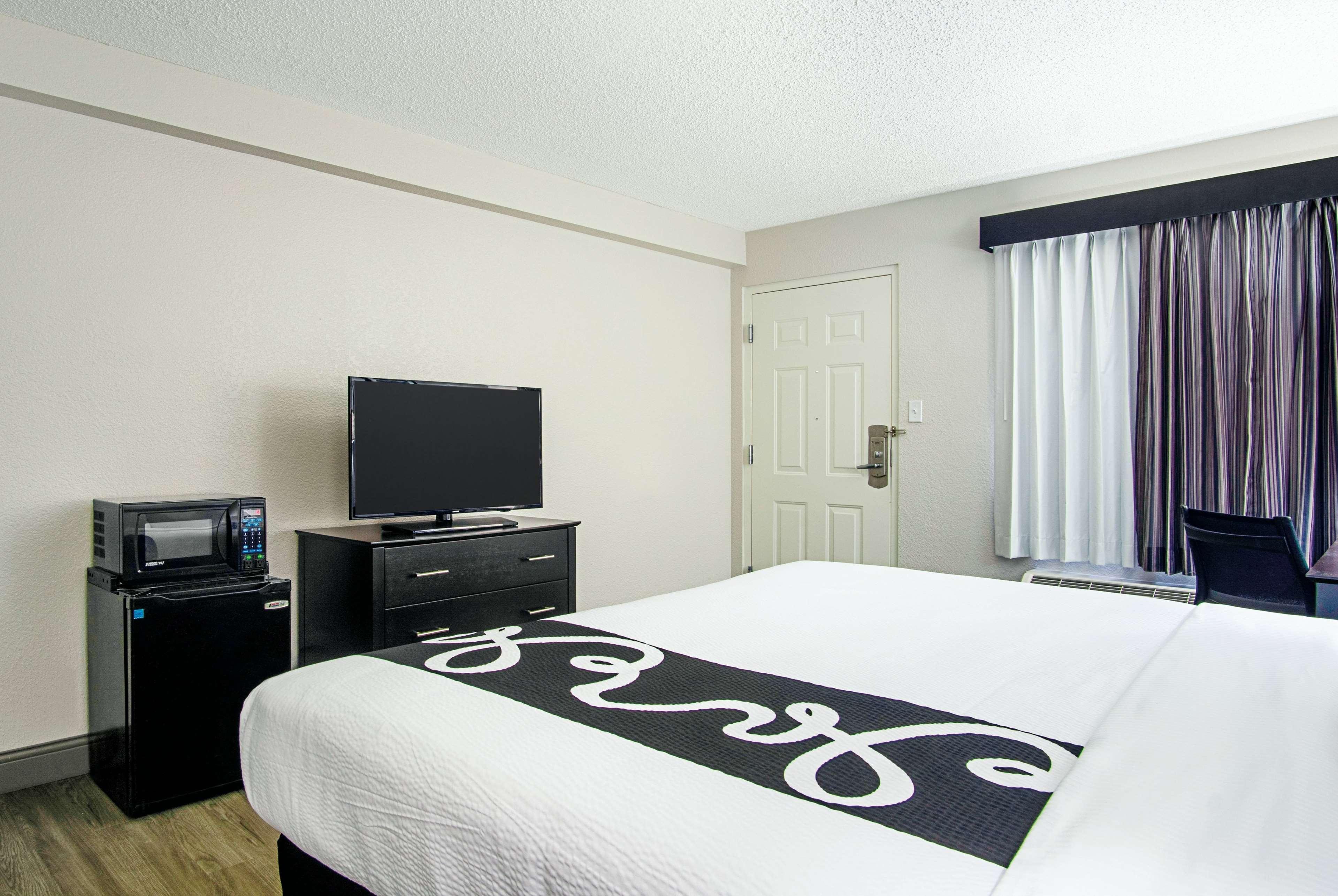 La Quinta Inn By Wyndham West Palm Beach - Florida Turnpike Century Village  Exteriör bild