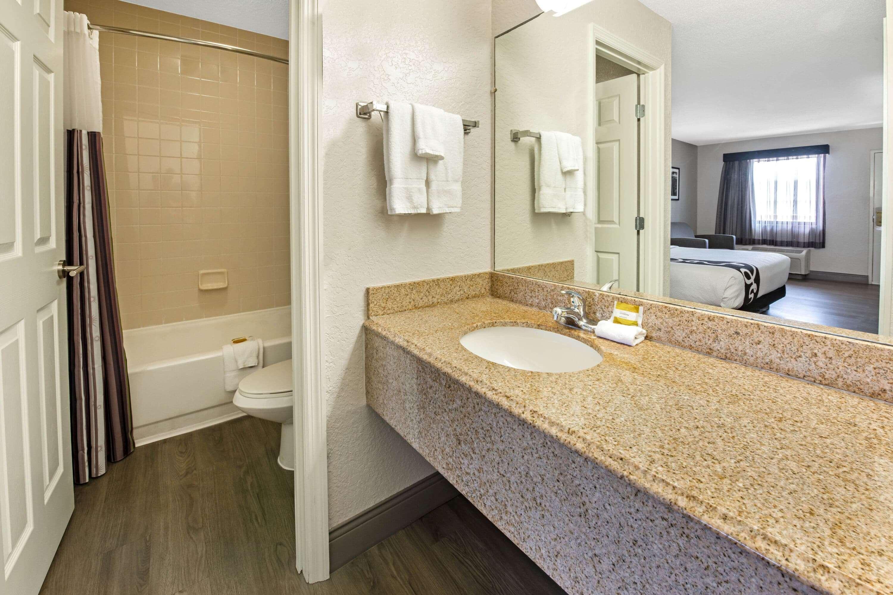 La Quinta Inn By Wyndham West Palm Beach - Florida Turnpike Century Village  Exteriör bild