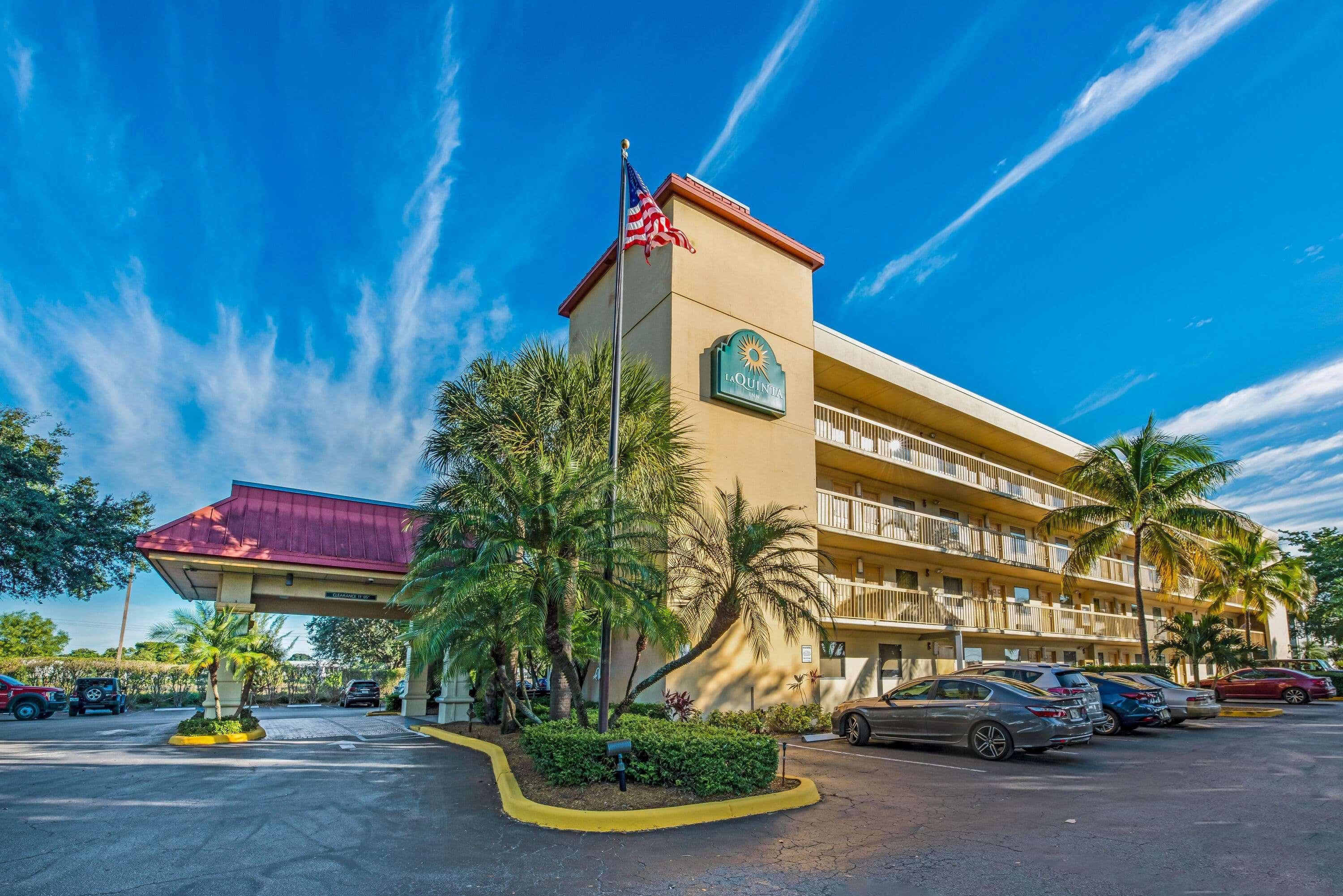 La Quinta Inn By Wyndham West Palm Beach - Florida Turnpike Century Village  Exteriör bild