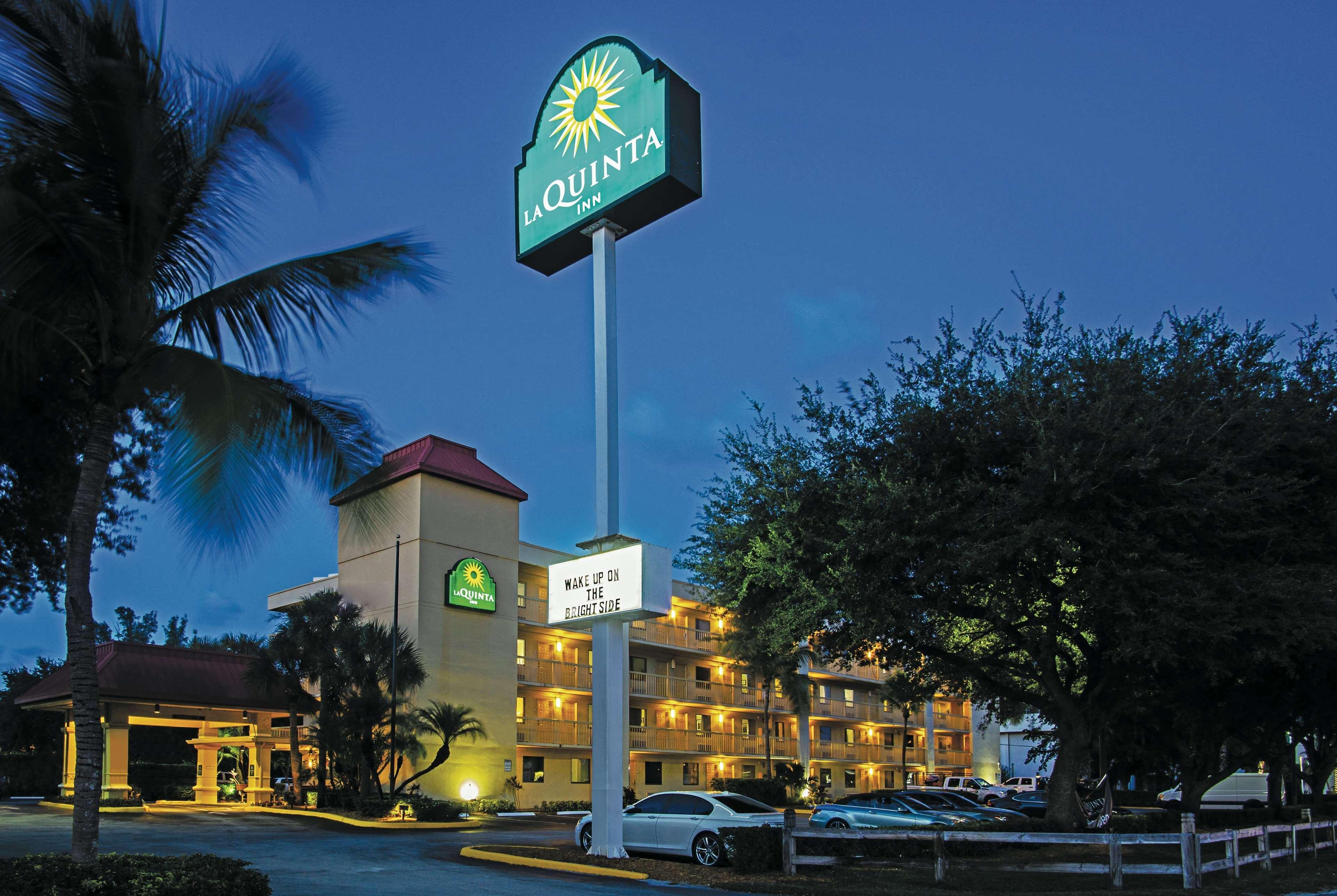 La Quinta Inn By Wyndham West Palm Beach - Florida Turnpike Century Village  Exteriör bild
