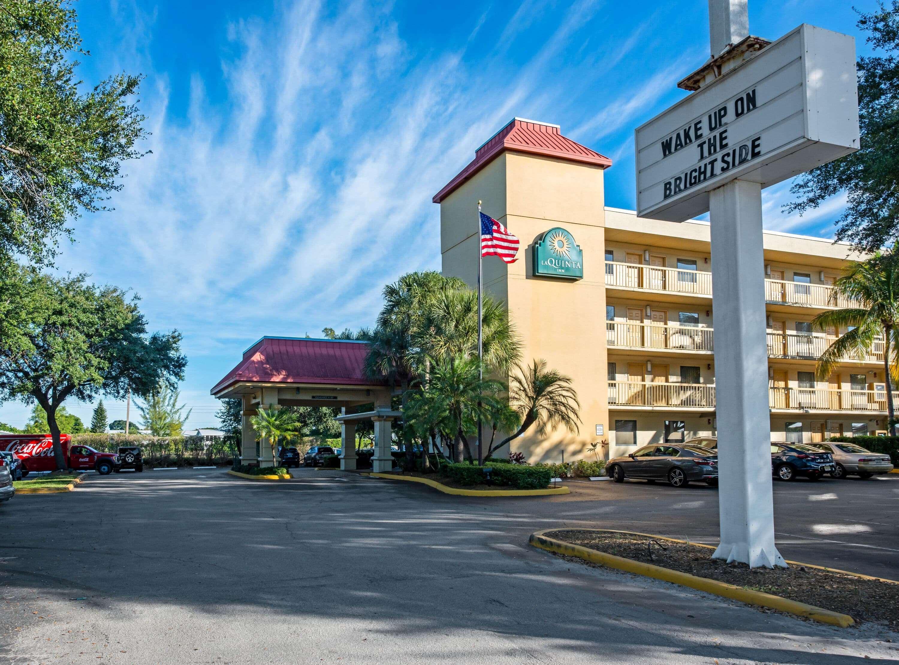 La Quinta Inn By Wyndham West Palm Beach - Florida Turnpike Century Village  Exteriör bild