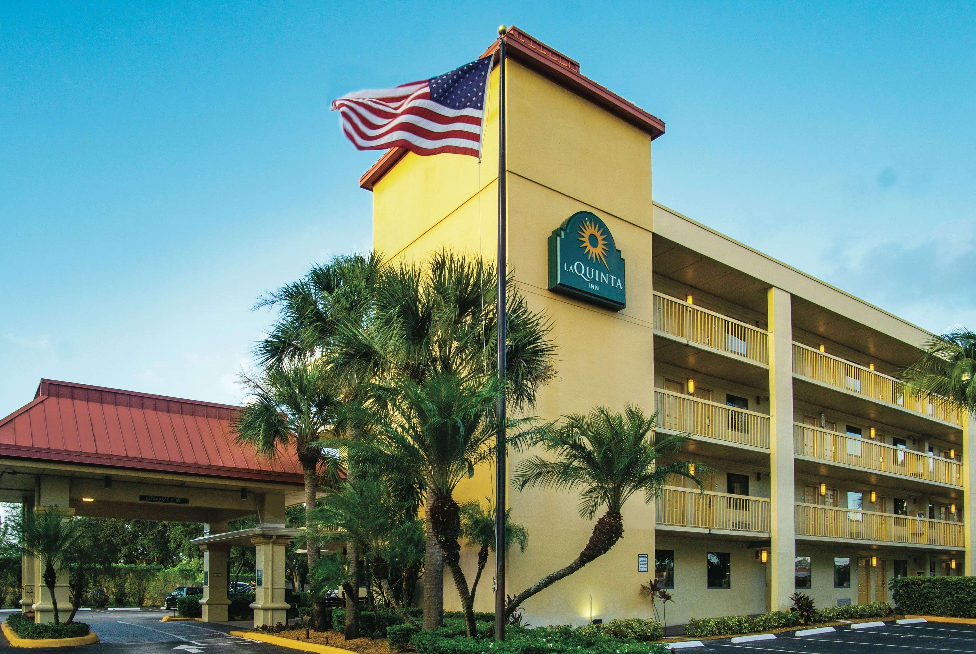 La Quinta Inn By Wyndham West Palm Beach - Florida Turnpike Century Village  Exteriör bild