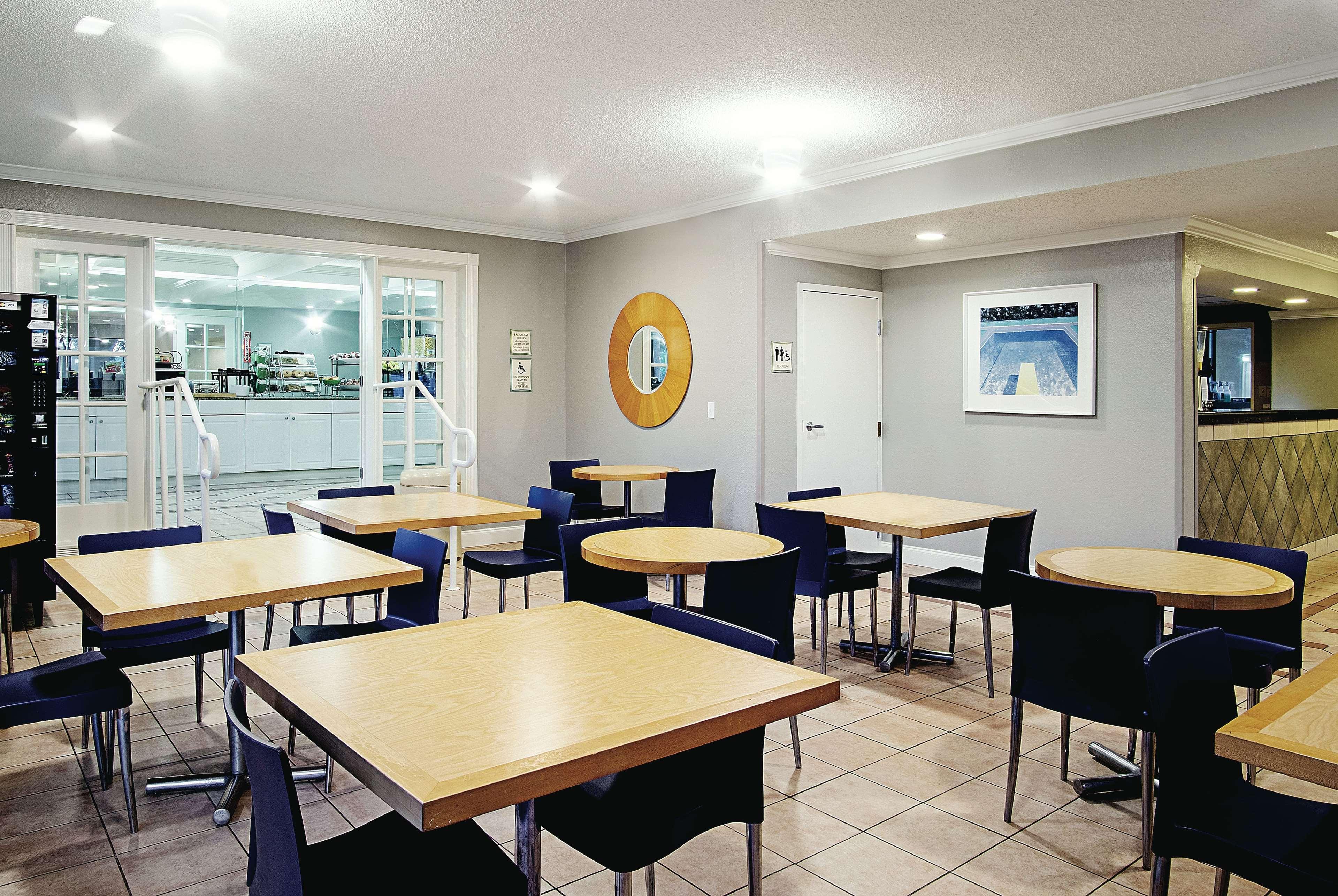 La Quinta Inn By Wyndham West Palm Beach - Florida Turnpike Century Village  Exteriör bild