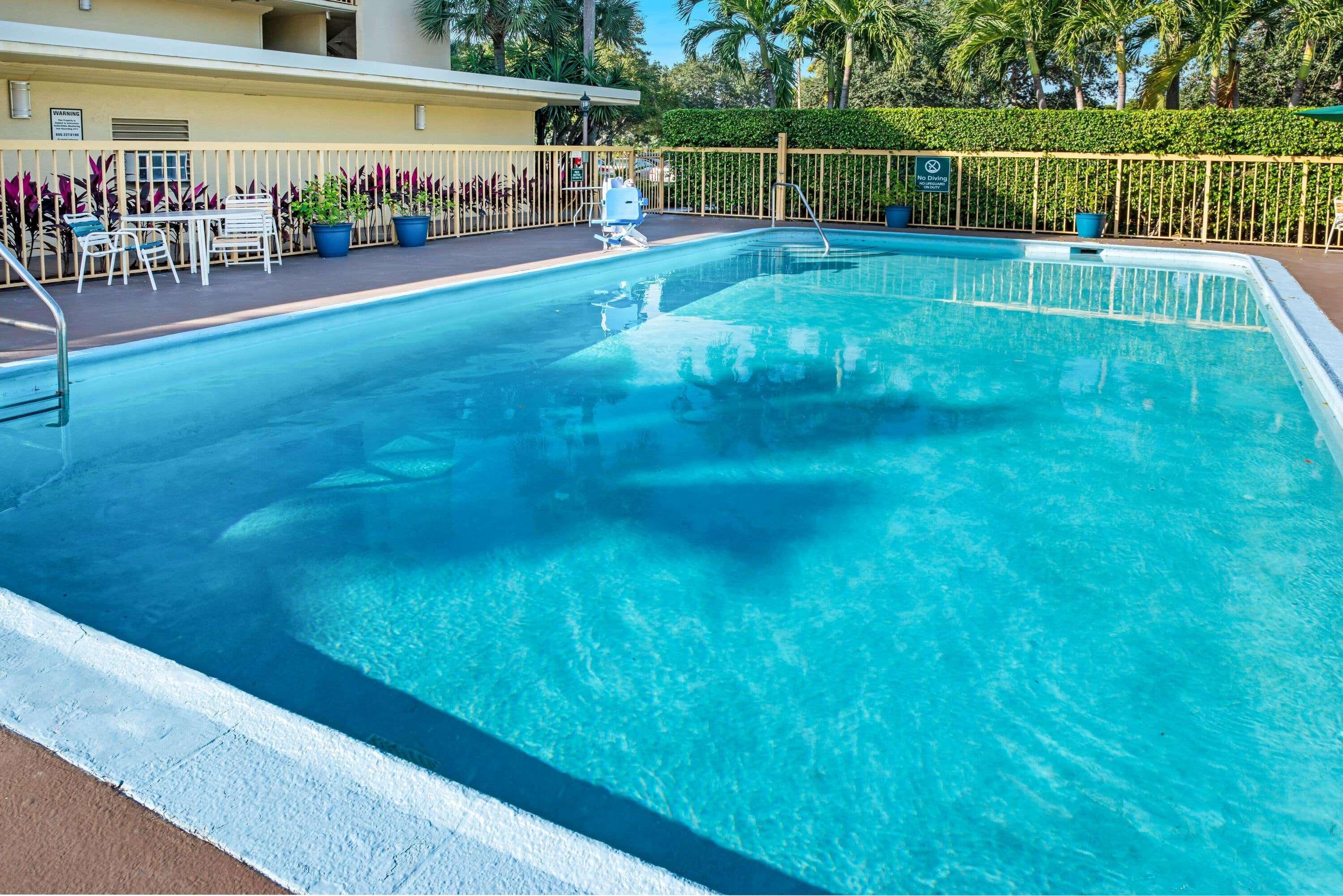 La Quinta Inn By Wyndham West Palm Beach - Florida Turnpike Century Village  Exteriör bild