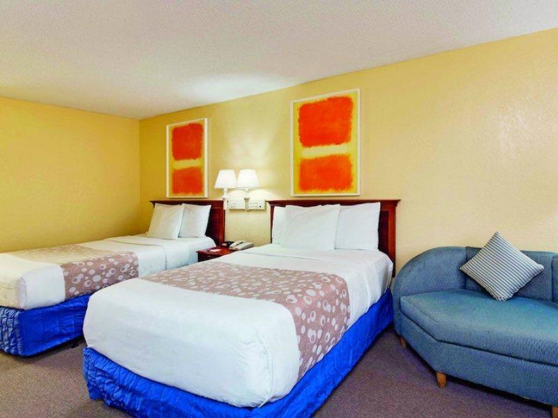La Quinta Inn By Wyndham West Palm Beach - Florida Turnpike Century Village  Exteriör bild