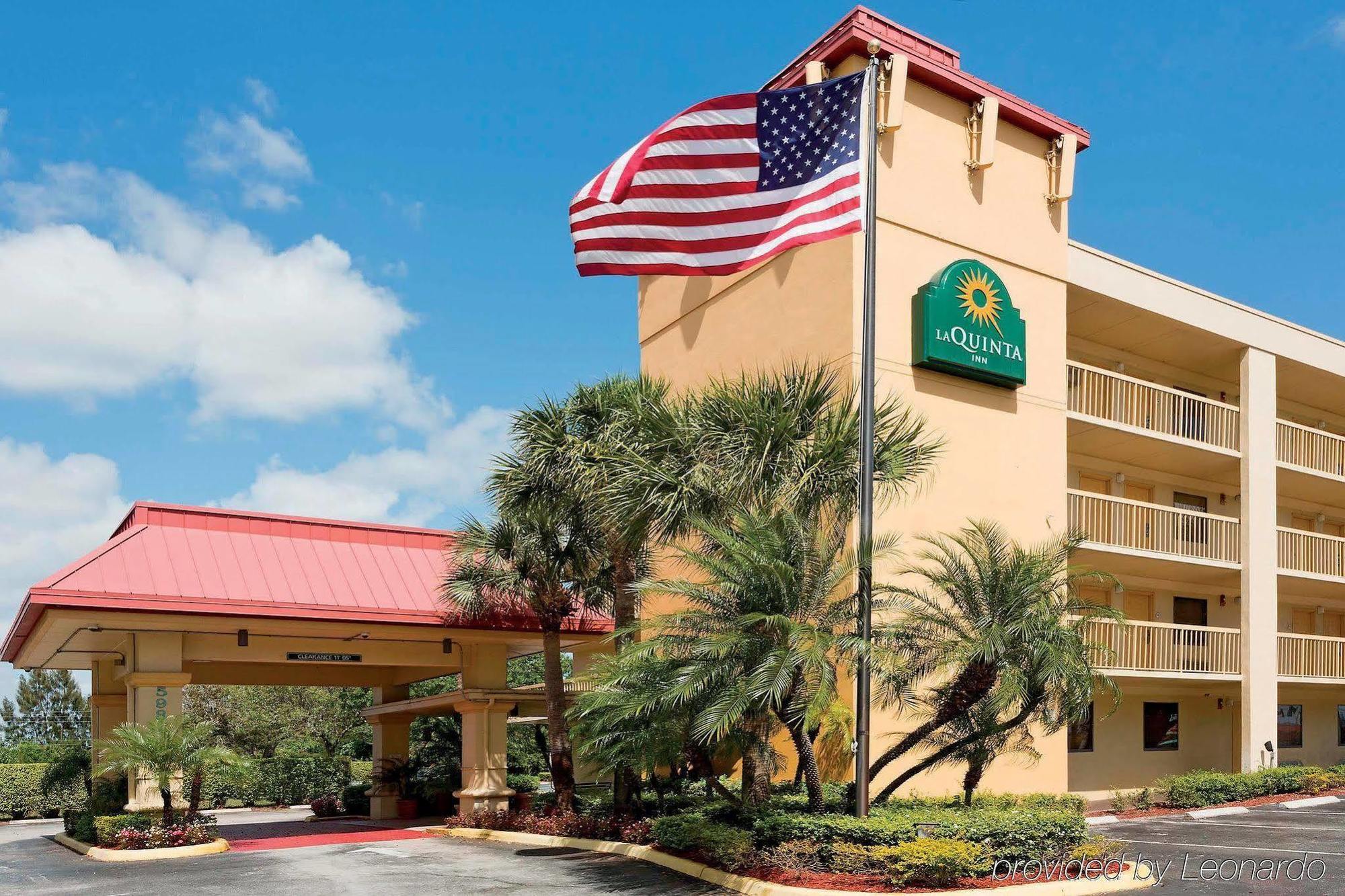La Quinta Inn By Wyndham West Palm Beach - Florida Turnpike Century Village  Exteriör bild