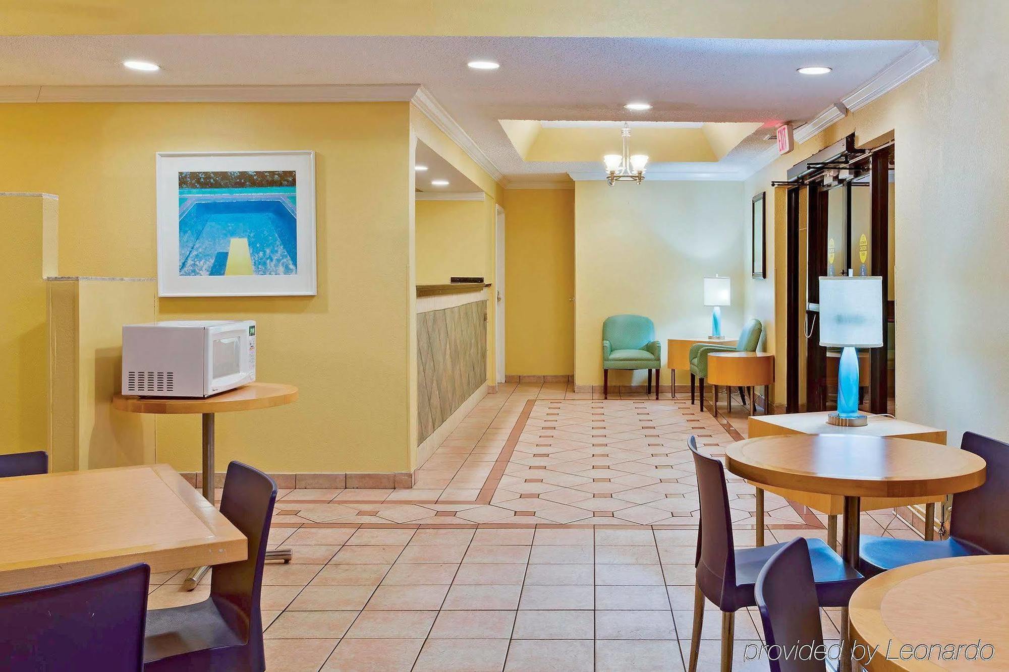 La Quinta Inn By Wyndham West Palm Beach - Florida Turnpike Century Village  Exteriör bild