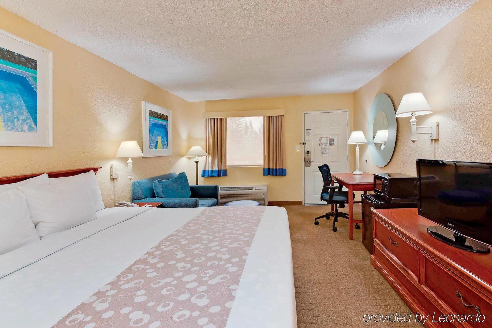 La Quinta Inn By Wyndham West Palm Beach - Florida Turnpike Century Village  Exteriör bild